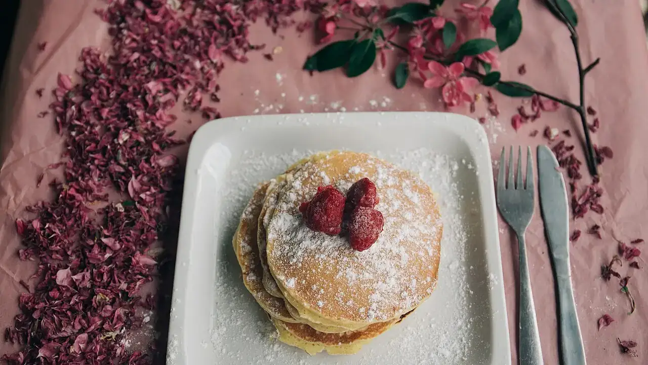 Pancakes with raspberries